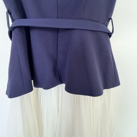 Chic Navy and White Midi Dress with Gold Accents - Picture 4 of 4